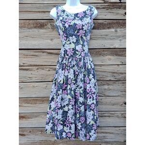 Vintage 1950s / 1960s Mode ODay Purple Floral Dress